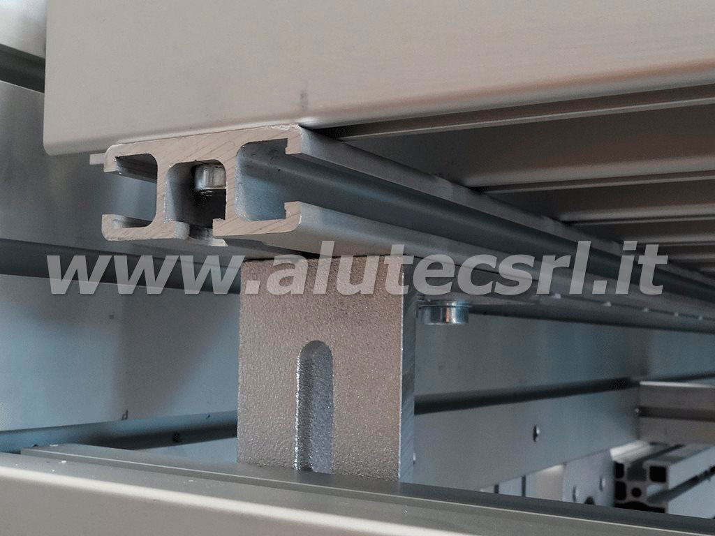 101803 - 18,5x45 3 cave / Cava 8 Standard / Cava / Profili in Alluminio / Prodotti / Alutec | Profili in alluminio, sistemi di trasporto e automazione industriale - Alutec Group 101803 - 18,5x45 3 cave / Cava 8 Standard / Cava / Profili in Alluminio / Prodotti / Alutec | Profili in alluminio, sistemi di trasporto e automazione industriale - Alutec Group